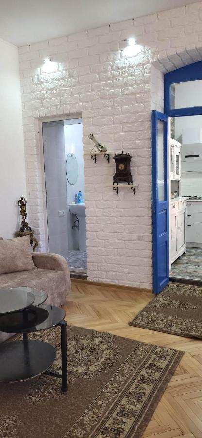 4 Chocolate Apartments In Old Tbilissi Extérieur photo